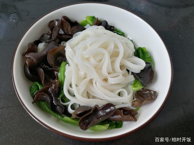 炒	河粉需要什么食材